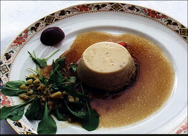 Varm Kyllinglevermousse med valnøtter