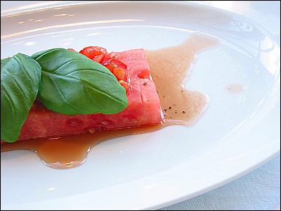 «Sommerflirt», grillet vannmelon. Fra Særimners Sommerfest 2005 «Sommerflirt», grillet vannmelon. Fra Særimners Sommerfest 2005
